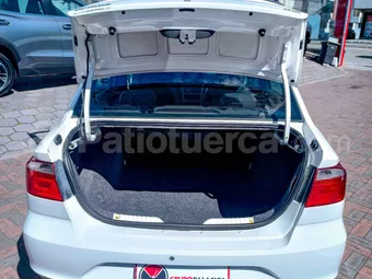 Volkswagen Voyage 2016 seminuevo Ambato — foto 7